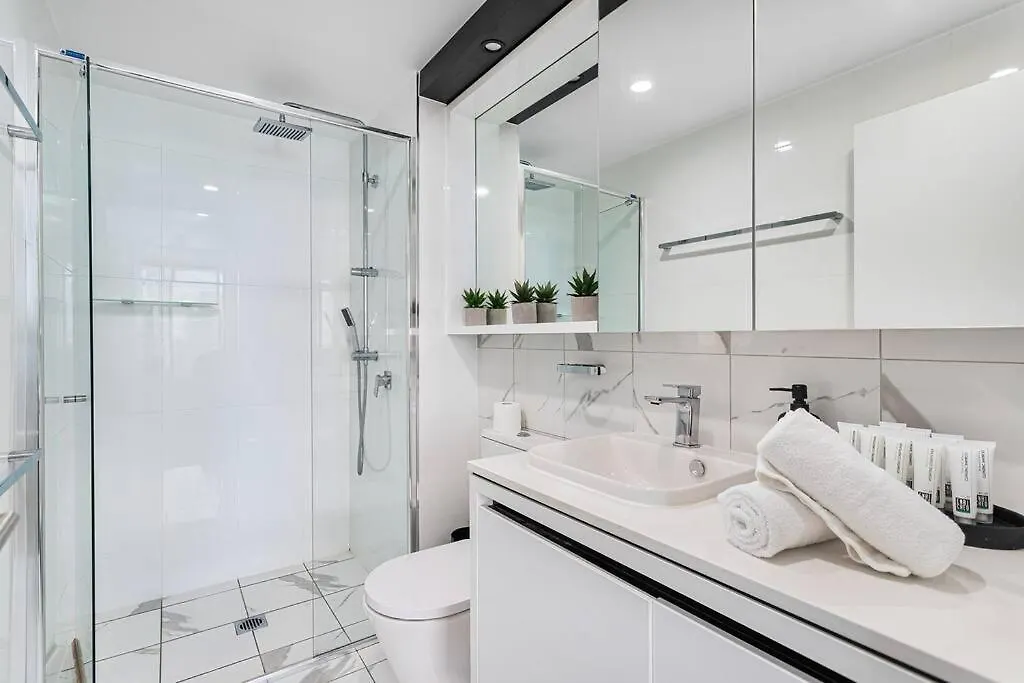 Opus Apartment - Beach At Your Doorstep Short Walk To Light Rail Gold Coast 0*,