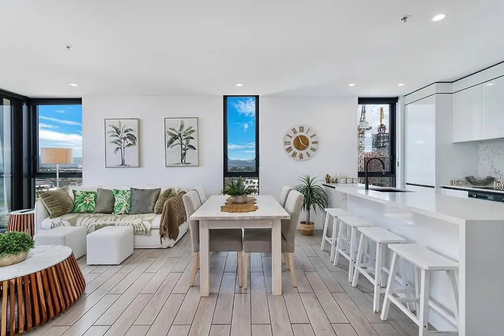 Opus Apartment - Beach At Your Doorstep Short Walk To Light Rail Gold Coast