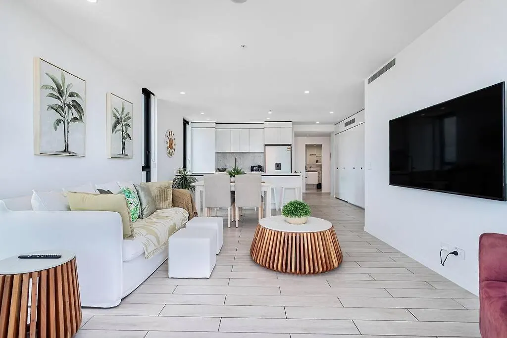 Opus Apartment - Beach At Your Doorstep Short Walk To Light Rail Gold Coast Australia