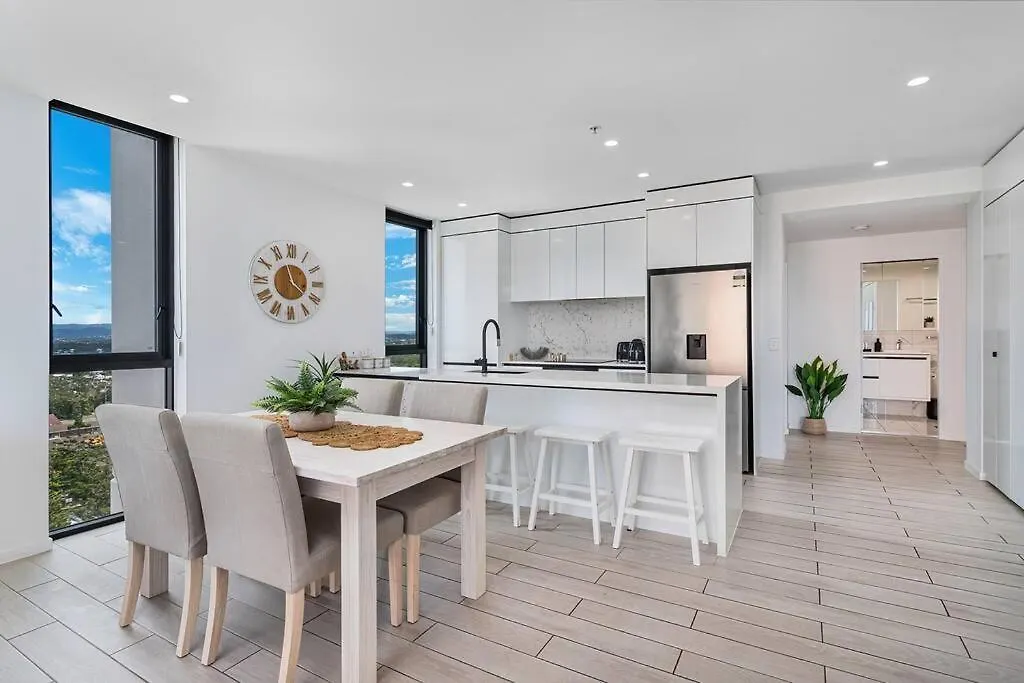 Opus Apartment - Beach At Your Doorstep Short Walk To Light Rail Gold Coast 0*,  Australia